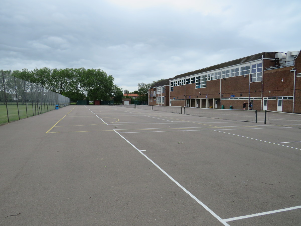 MultiUse Games Area / Multi Use Games Area at The Latymer School for