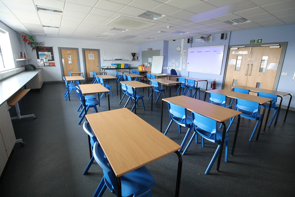 Classrooms At Aldercar High School For Hire In Nottingham SchoolHire