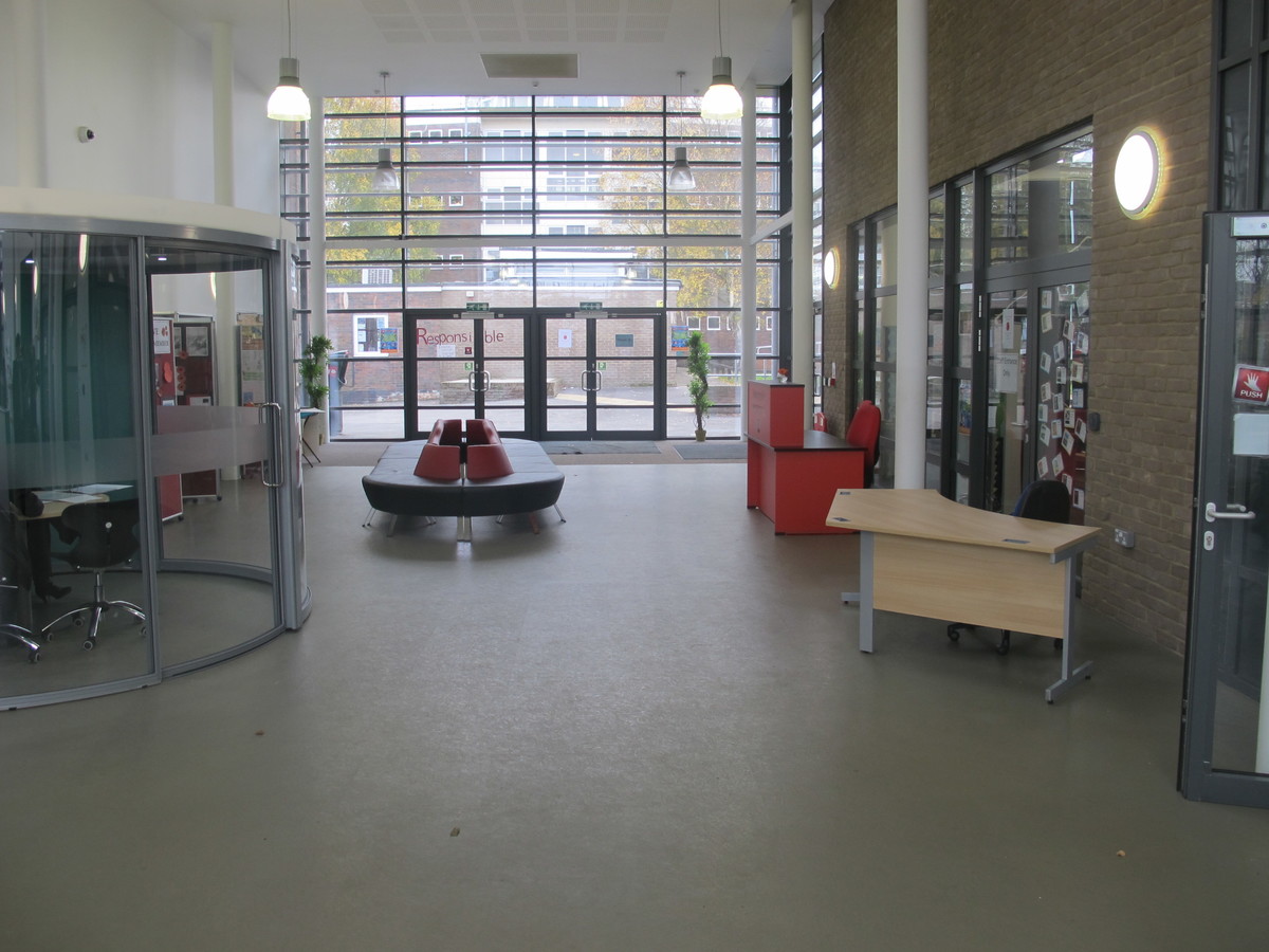 Atrium / Hall for hire in Aylesbury SchoolHire